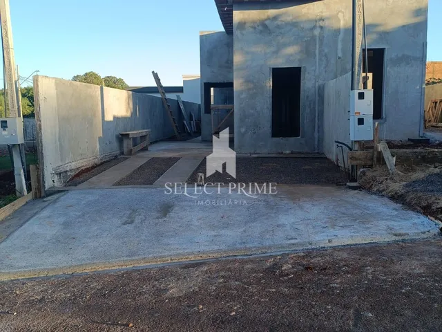 Imagem: Casa com 3 Quartos e Passagem Lateral na