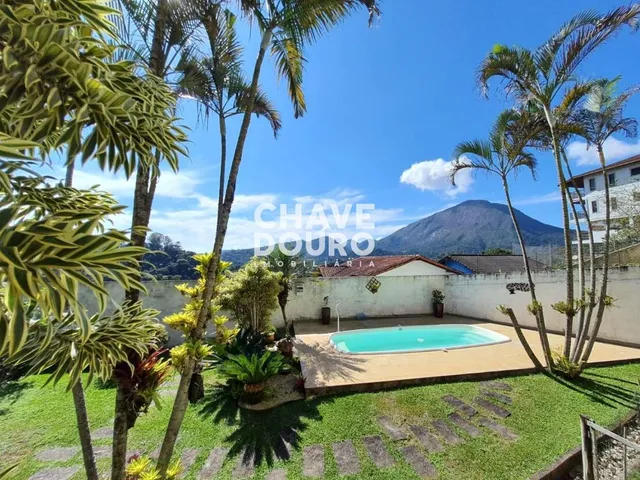 Imagem: Linda Casa no Estilo Colonial com Lazer