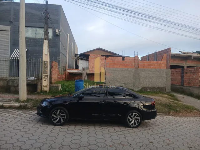 Imagem: Terreno Grande em Avenida na Várzea do