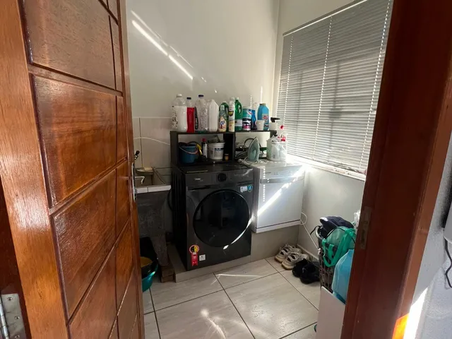Imagem 16: Casa Mobiliada no Jardim Pancera com Piscina, Sobra de Terreno e Placa Solar