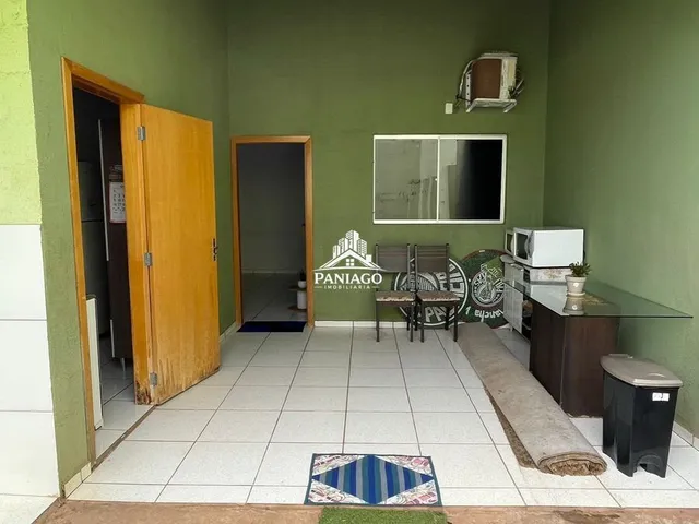 Imagem 7: Casa com 2 Quartos e Piscina À Venda