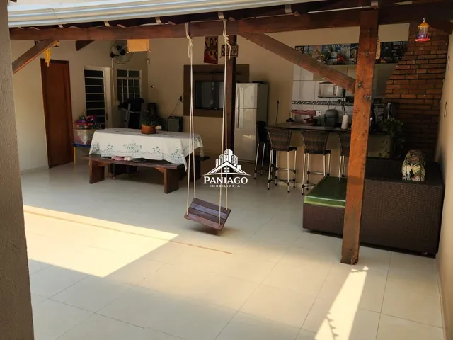 Imagem: Casa com 4 Quartos, Edícula e Churrasqueira