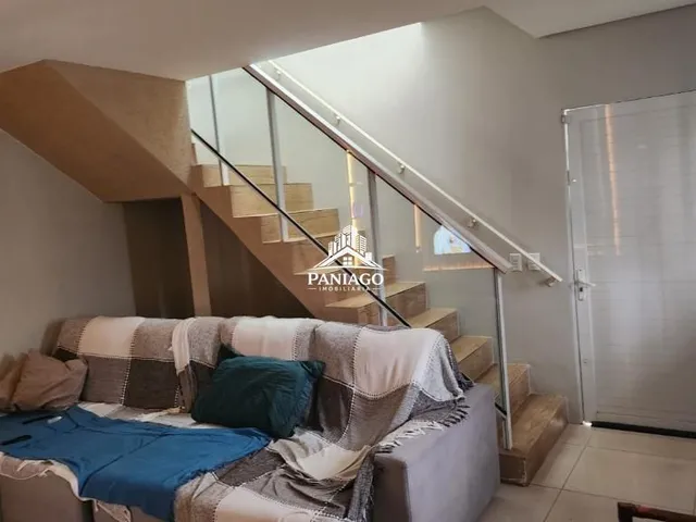 Imagem 2: Sobrado com 4 Quartos, Piscina e Energia Solar À Venda na Morada do Ouro 2