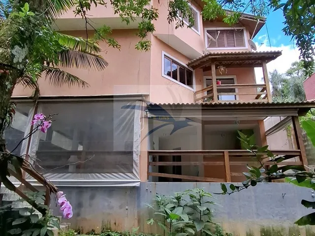 Imagem: A casa em condomínio possui 3 Dormitórios, 2 Suítes, 2