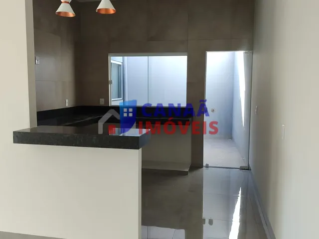 Imagem 6: Casa Nova com 2 Quartos, Suíte, Acabamento Premium e Garagem para 4 Carros