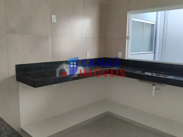 Imagem 13: Casa Nova com 2 Quartos, Suíte, Acabamento Premium e Garagem para 4 Carros