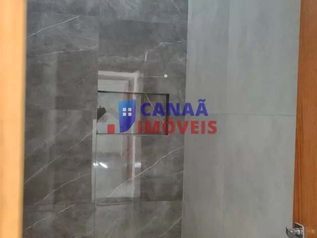 Imagem 8: Casa Nova com 2 Quartos, Suíte, Acabamento Premium e Garagem para 4 Carros