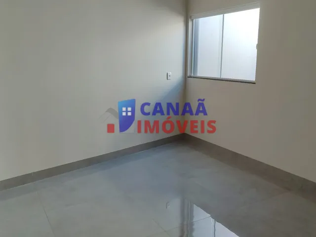 Imagem 9: Casa Nova com 2 Quartos, Suíte, Acabamento Premium e Garagem para 4 Carros