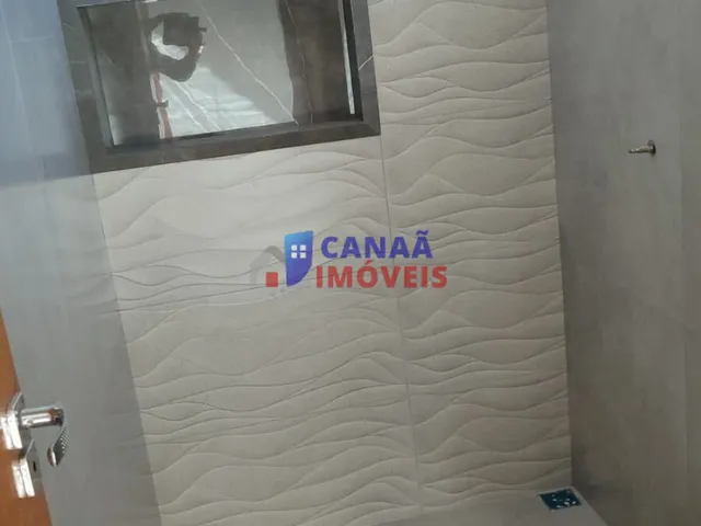Imagem 7: Casa Nova com 2 Quartos, Suíte, Acabamento Premium e Garagem para 4 Carros
