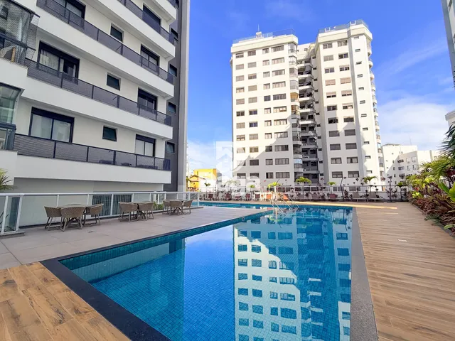Imagem 8: Apartamento de Alto Padrão em Condomínio Clube na Agronômica