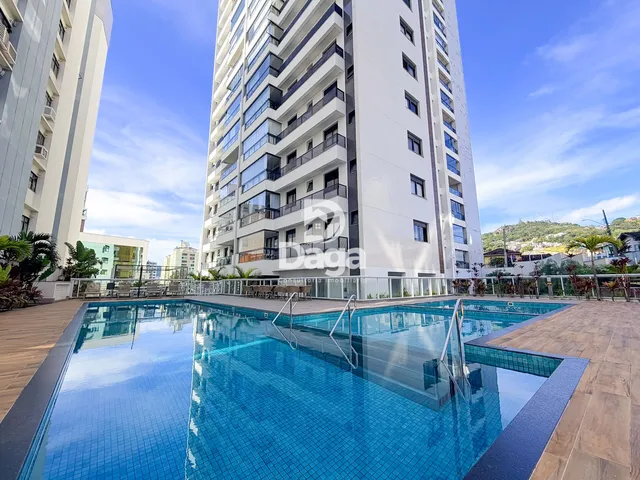 Imagem 15: Apartamento de Alto Padrão em Condomínio Clube na Agronômica