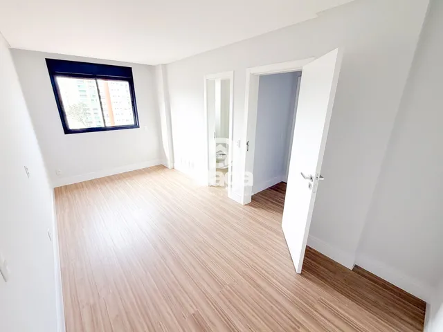 Imagem 14: Apartamento de Alto Padrão em Condomínio Clube na Agronômica