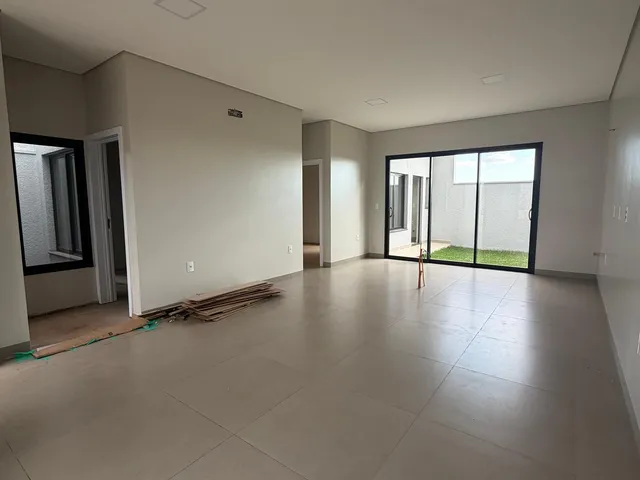 Imagem 4: Casa Nova, Térrea e com Passagem Lateral na Vila Becker - Toledo Pr
