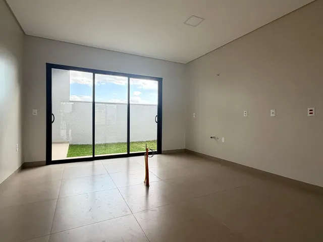 Imagem 5: Casa Nova, Térrea e com Passagem Lateral na Vila Becker - Toledo Pr
