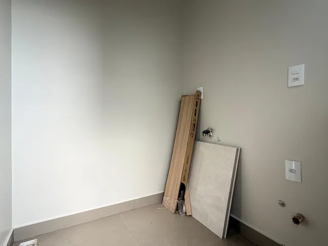 Imagem 9: Casa Nova, Térrea e com Passagem Lateral na Vila Becker - Toledo Pr