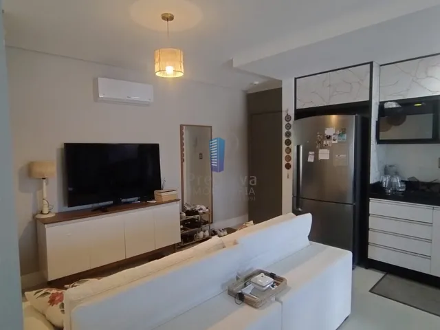 Imagem: O apartamento possui 5 Dormitórios, 1 Suíte, 2 Banheiros,