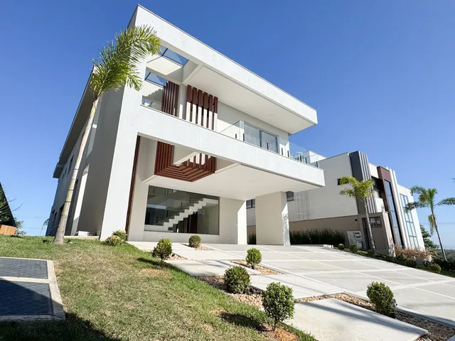 Imagem: Casa Duplex, Reformada, 5 Quartos, 4 Suítes