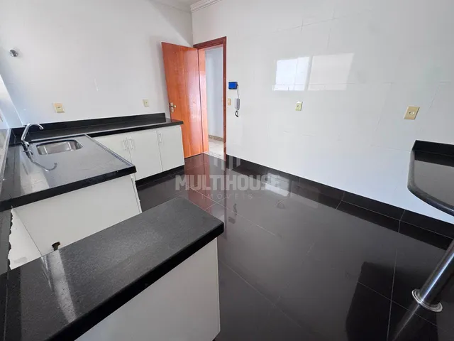 Imagem 2: Apartamento no Itapoã com 100M², 3 Quartos, Suíte, 2 Vagas, Elevador e Lazer Completo