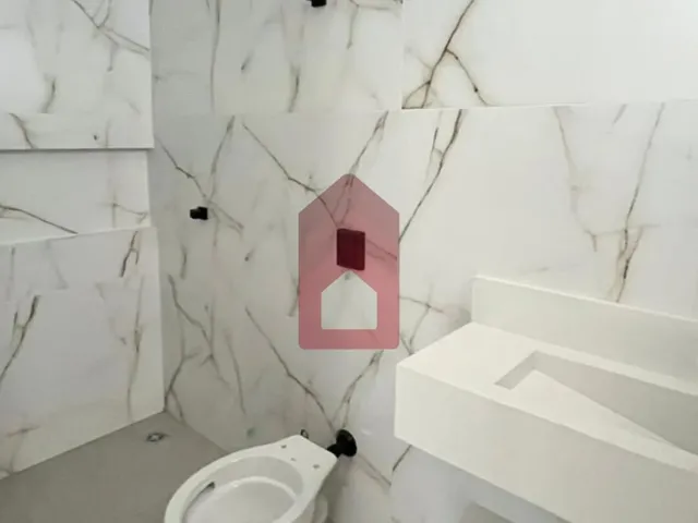 Imagem 5: Detalhes no Acabamento, Próximo Ao Centro