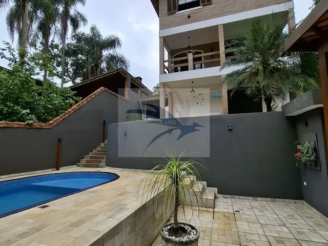 Imagem: Vende-Se Casa com 4 Dorms, 1 Suíte, Condomínio