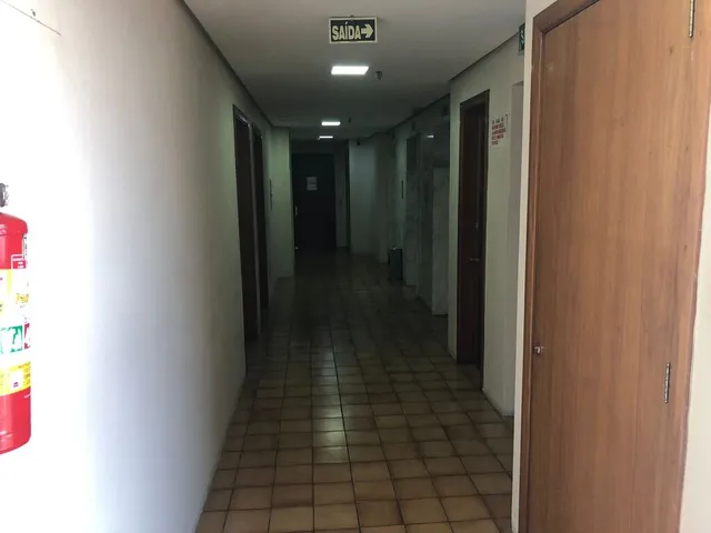 Imagem 2: Sala comercial à venda no bairro Floresta - Porto Alegre/RS