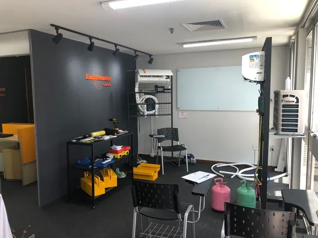 Imagem 9: Sala comercial à venda no bairro Floresta - Porto Alegre/RS