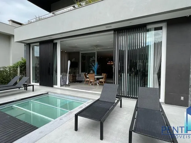 Imagem 2: Casa em Condomínio para Venda em Balneário Camboriú / Sc no Bairro Praia do Estaleiro
