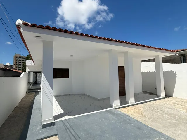 Imagem: Casa com Piscina Próximo a Principal dos