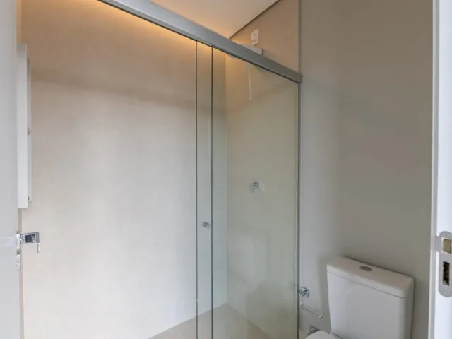 Imagem 11: Apartamento de Luxo À Venda no Cambuí em Campinas-Sp, com 2 Quartos, 2 Suítes e 2 Vagas de Garagem. Venha Conferir!