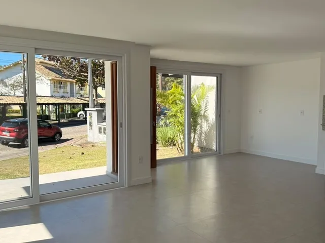 Imagem 2: Linda Casa Próxima do Mar de Garopaba