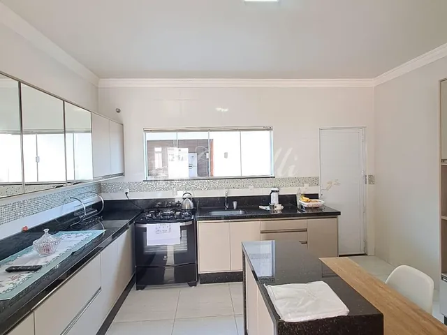 Imagem 16: Casa para a Venda no Bairro Uvaranas, em Ponta Grossa - Pr