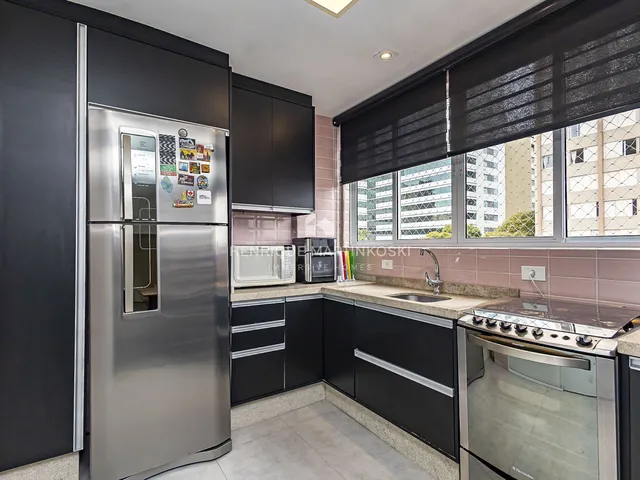 Imagem 9: Apartamento com de 1 Quarto À Venda no Centro Nobre de Curitiba