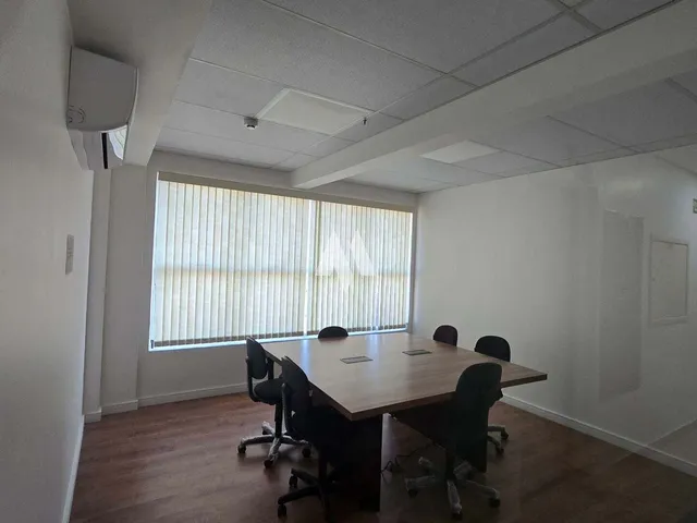 Imagem 2: Sala Comercial À Venda no the One Office Tower com Vista Livre na Ponta da Praia em Santos/Sp