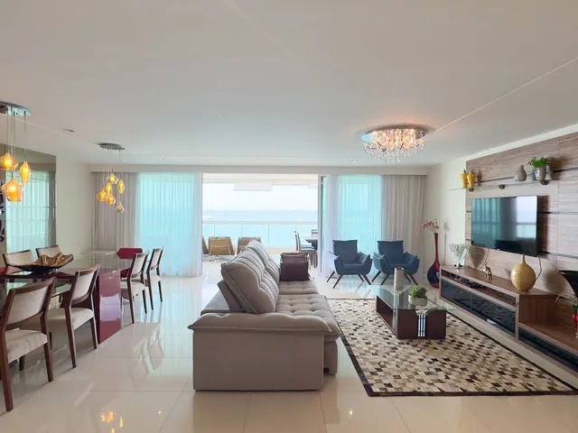 Imagem 2: Apartamento Frente Mar 4 Suítes, 3 Vagas, Lazer Completo na Praia de Itapuã