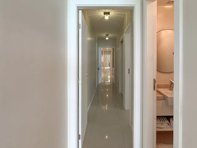 Imagem 12: Apartamento Frente Mar 4 Suítes, 3 Vagas, Lazer Completo na Praia de Itapuã