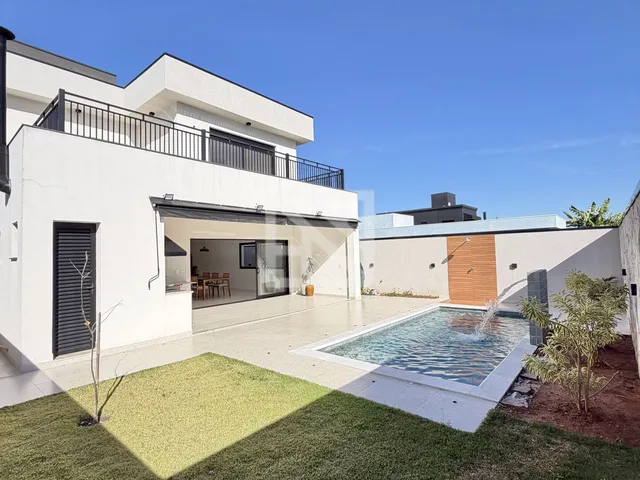 Imagem 5: Sobrado em Condomínio com 4 Dormitórios, Sendo 2 Suítes. Amplo Espaço Gourmet e Piscina