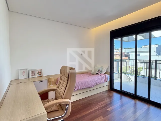 Imagem 9: Sobrado em Condomínio com 4 Dormitórios, Sendo 2 Suítes. Amplo Espaço Gourmet e Piscina