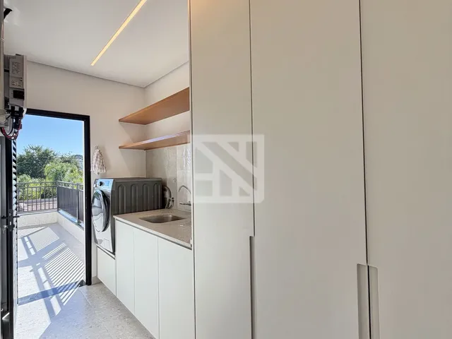 Imagem 10: Sobrado em Condomínio com 4 Dormitórios, Sendo 2 Suítes. Amplo Espaço Gourmet e Piscina