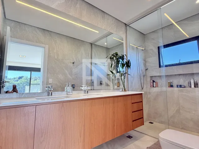 Imagem 14: Sobrado em Condomínio com 4 Dormitórios, Sendo 2 Suítes. Amplo Espaço Gourmet e Piscina