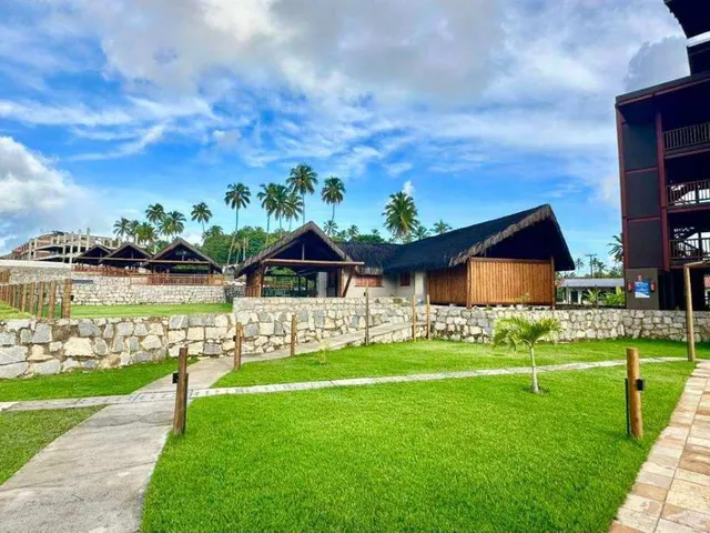 Imagem 8: Entre a Igrejinha e o Bora Bora: Seu Apartamento Pé na Areia com Lazer de Resort Pronto em Carneiros!