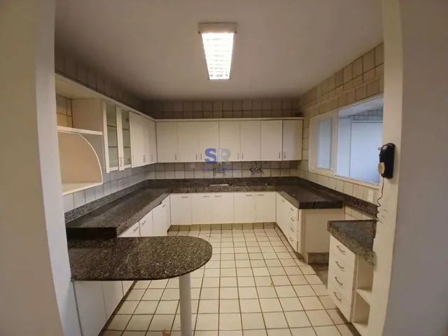 Imagem 8: Apartamento de 261M² Alto Padrão À Venda no Ed. Rio Ave na Rua dos Navegantes em Boa Viagem