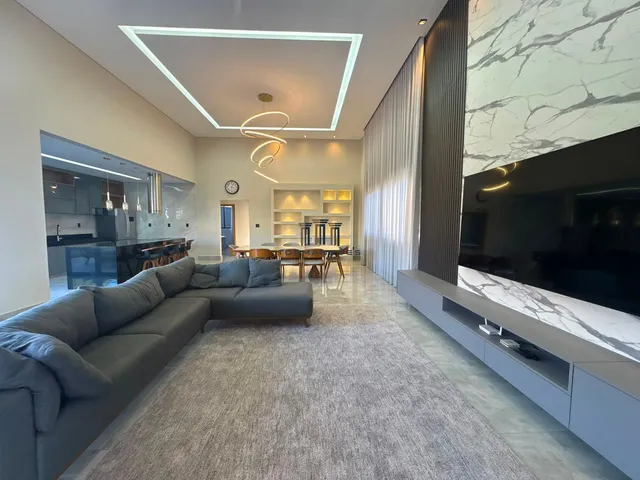 Imagem: Casa em Condomínio para Alugar com 243M²
