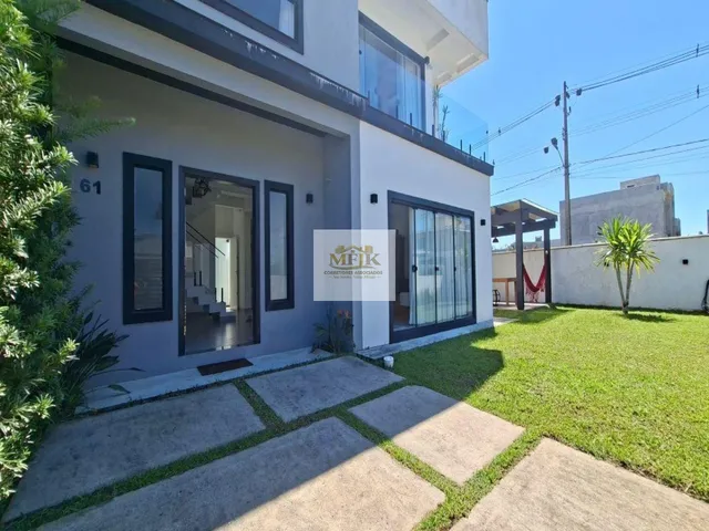 Imagem: Casa com 4 Quartos À Venda no Atami, Sobrado