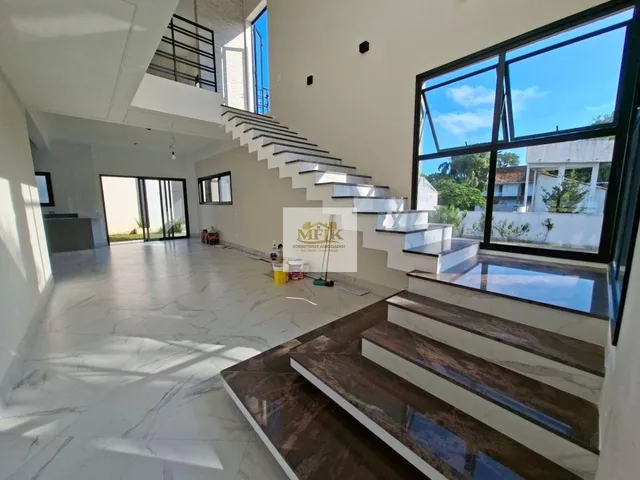 Imagem: Casa com 214 M² e 3 Quartos À Venda em