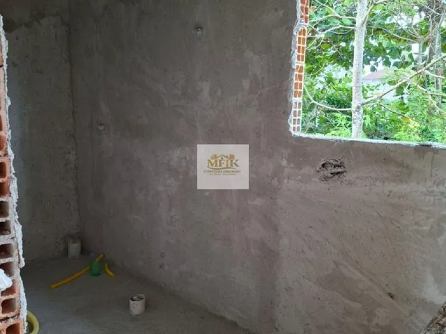 Imagem 2: Casa con 360 M² com 4 Quartos a Venda no Atami