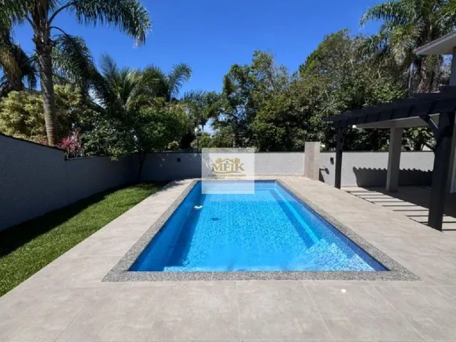 Imagem 3: Casa com 4 Quartos e 360 M² À Venda em Atami Sul