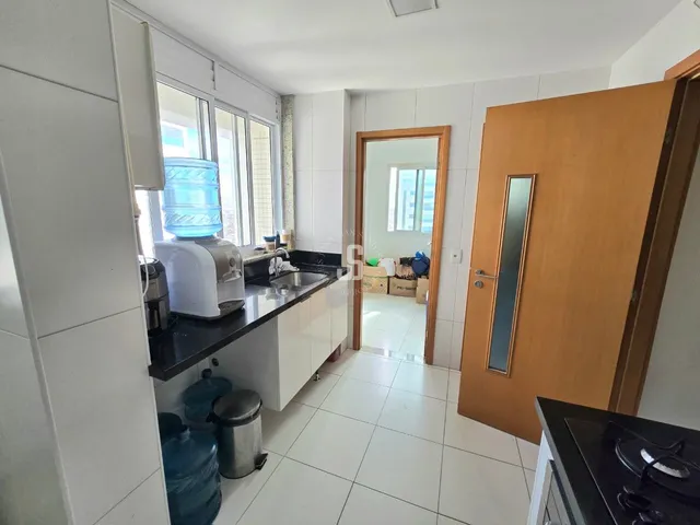 Imagem 13: Apartamento 4 Suítes À Venda em Pituaçu, Vista Mar Frontal, 200M² e Andar Alto