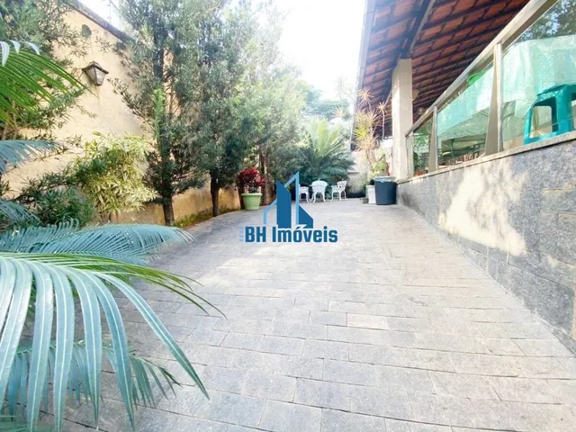 Imagem: Casa À Venda com 5 Quartos, 220M² de Área