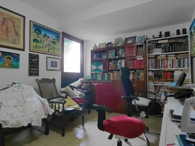 Imagem 12: Casa À Venda com 385M², 4 Quartos, Piscina e 875M² de Terreno no Itaigara, Salvador
