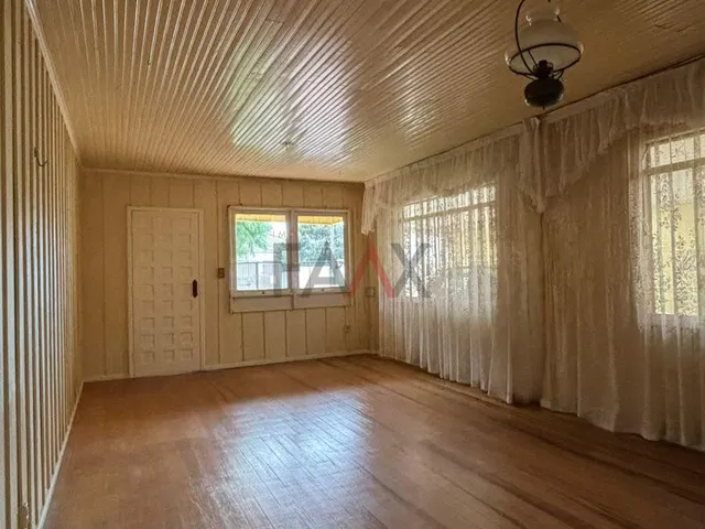 Imagem 10: Casa Aconchegante de Madeira com Terreno À Venda - Santana, Guarapuava - Pr